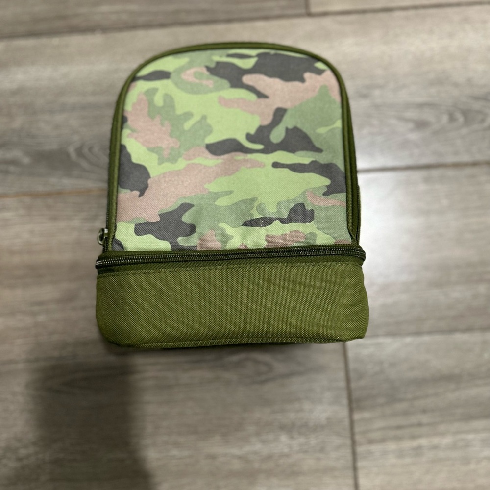 ⭐️Thermos Camo Insulated Lunch Box